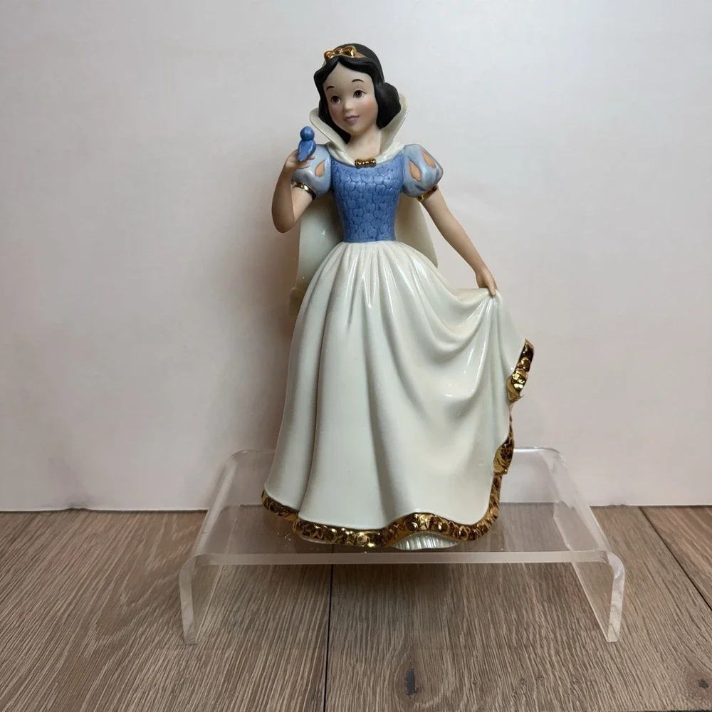 Disney Showcase Collection Snow White With Bluebird Figurine Lenox‎ W/Stand